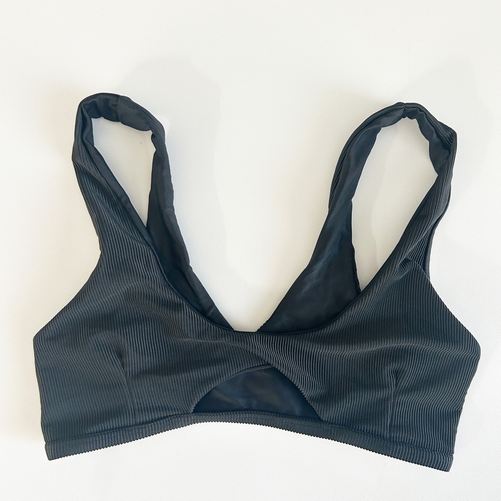 Beach Babe Swimwear Womens Black Ribbed Twist Front Cutout‎ Beachy Bikini Top M